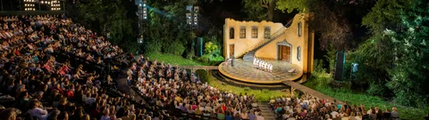 Immersive outdoor theatre